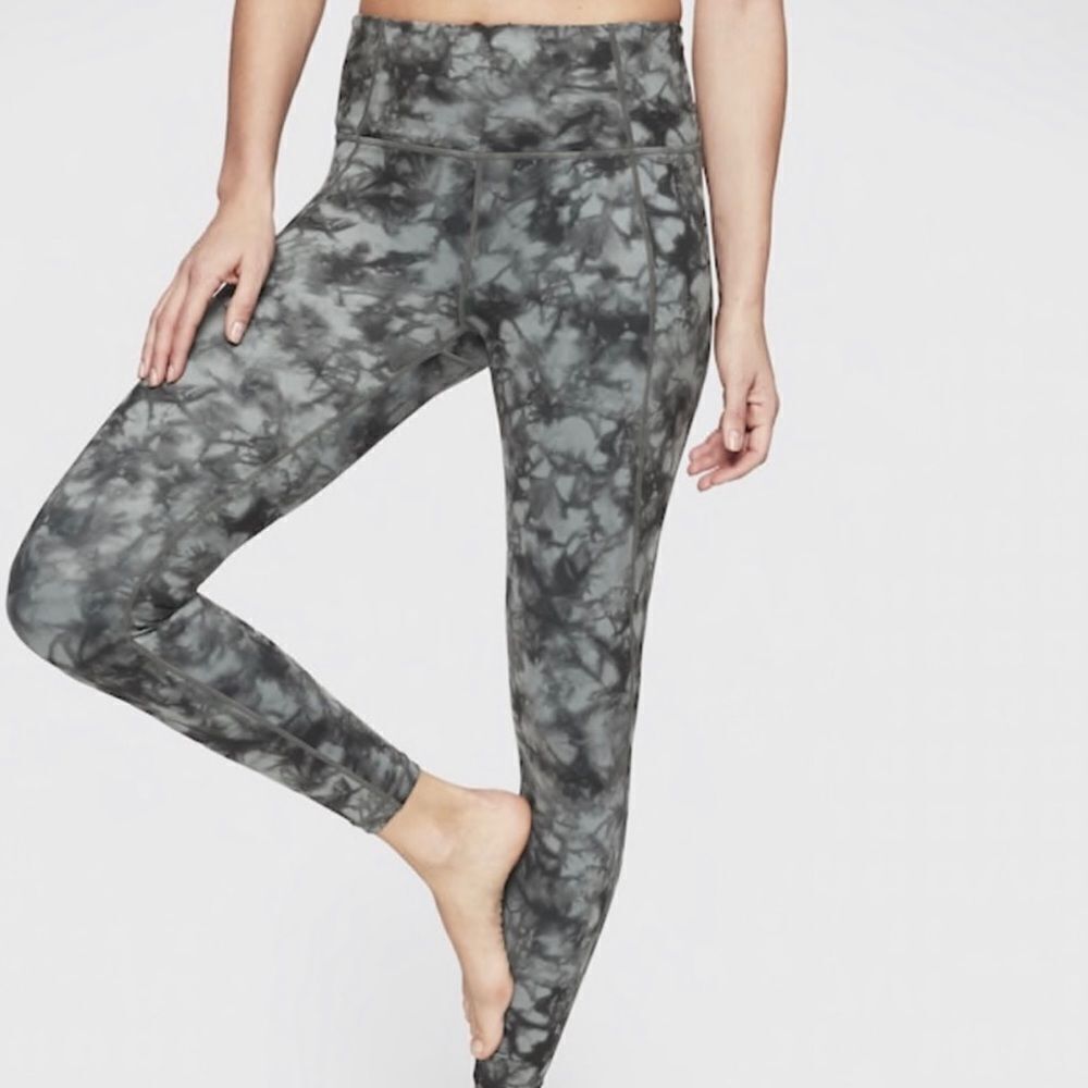 Athleta Gray Tie-Dye Salutation Powervita™ 7/8 Leggings